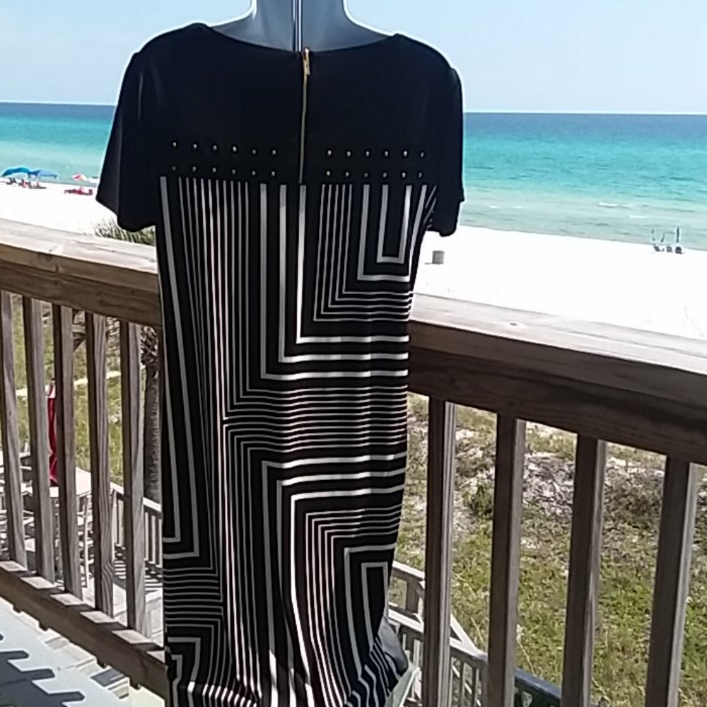 CALVIN KLEIN SIZE M DRESS - Picture 4 of 8